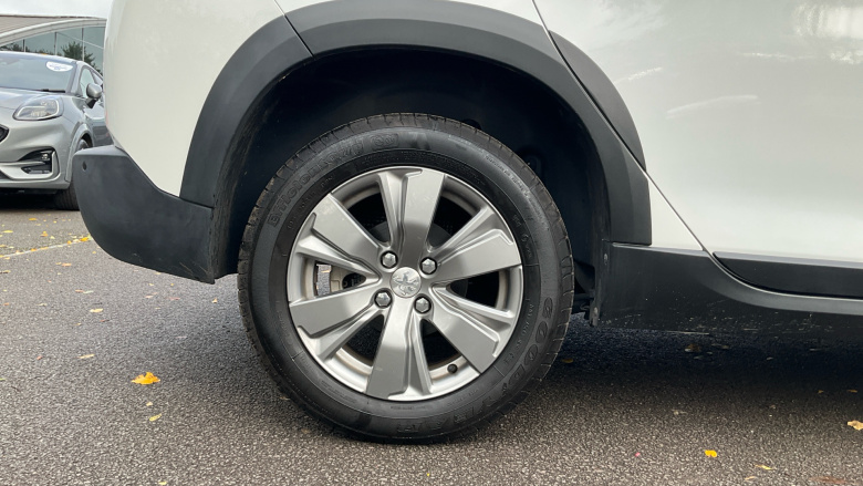 Peugeot 2008 1.2 PureTech 110 Signature 5dr Petrol Estate